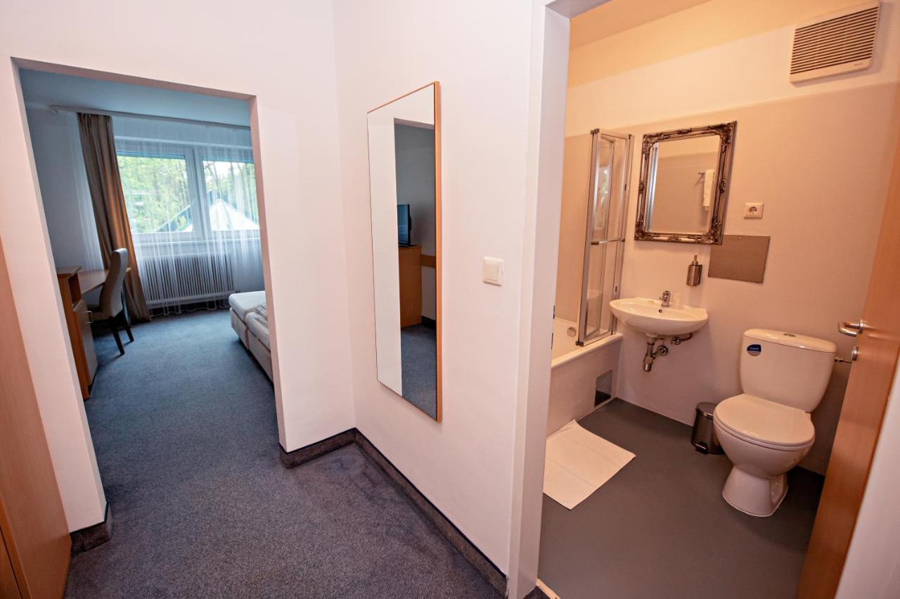 Hotel Wiental Pressbaum Екстер'єр фото